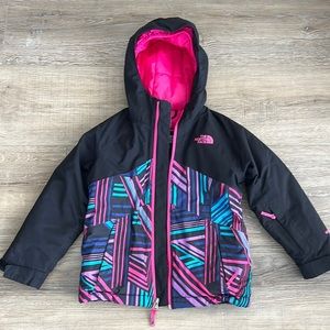 Girls XS (size 6) The North Face Ski coat. Fully Waterproof and insulated.